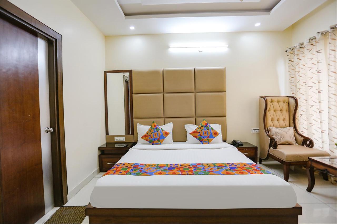 Fabhotel Winter Line Inn Мусори Екстериор снимка